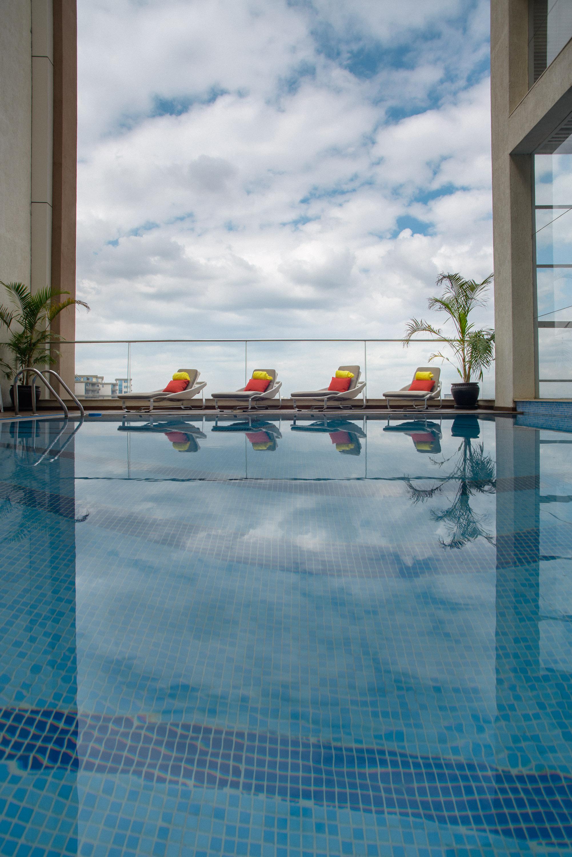 The Concord Hotel & Suites Найробі Екстер'єр фото The swimming pool at the hotel