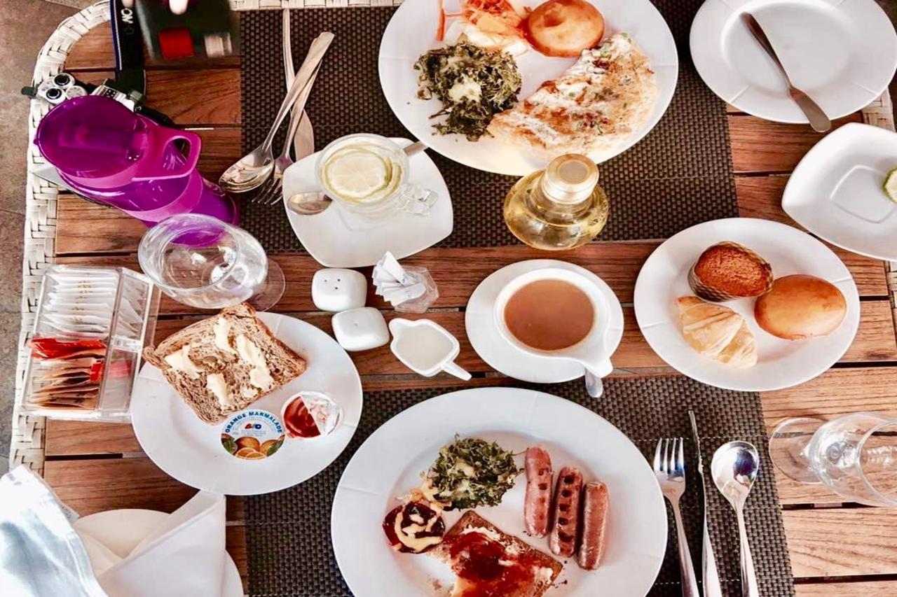 The Concord Hotel & Suites Найробі Екстер'єр фото Greek breakfast