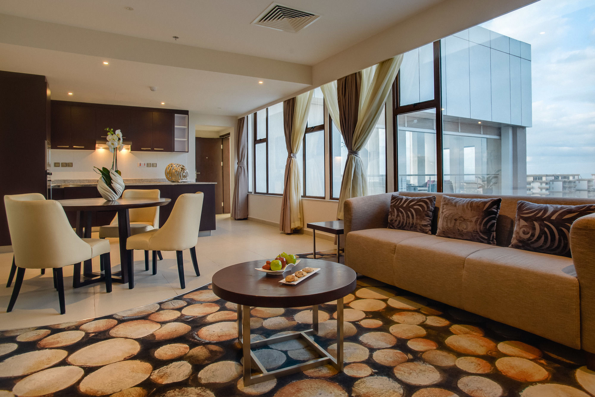 The Concord Hotel & Suites Найробі Екстер'єр фото A living room in a suite at the hotel